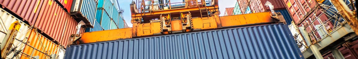 Que son las empresas de transporte transporte cargando contenedor